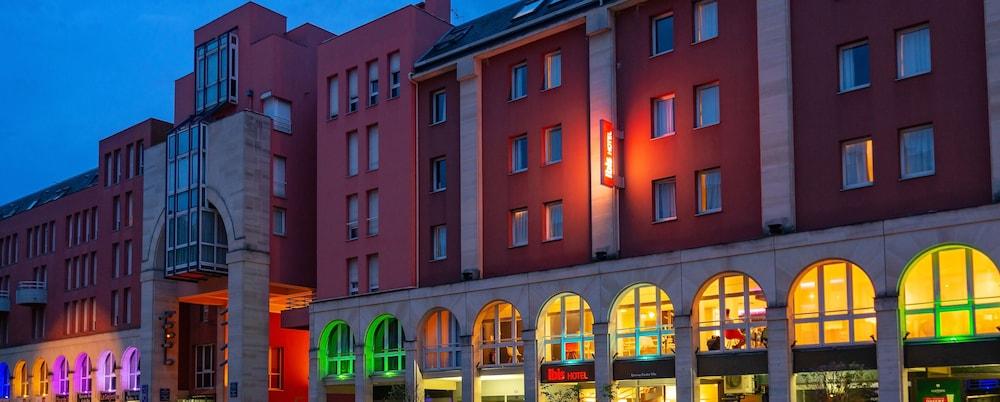 Ibis Centre Hotel 3*