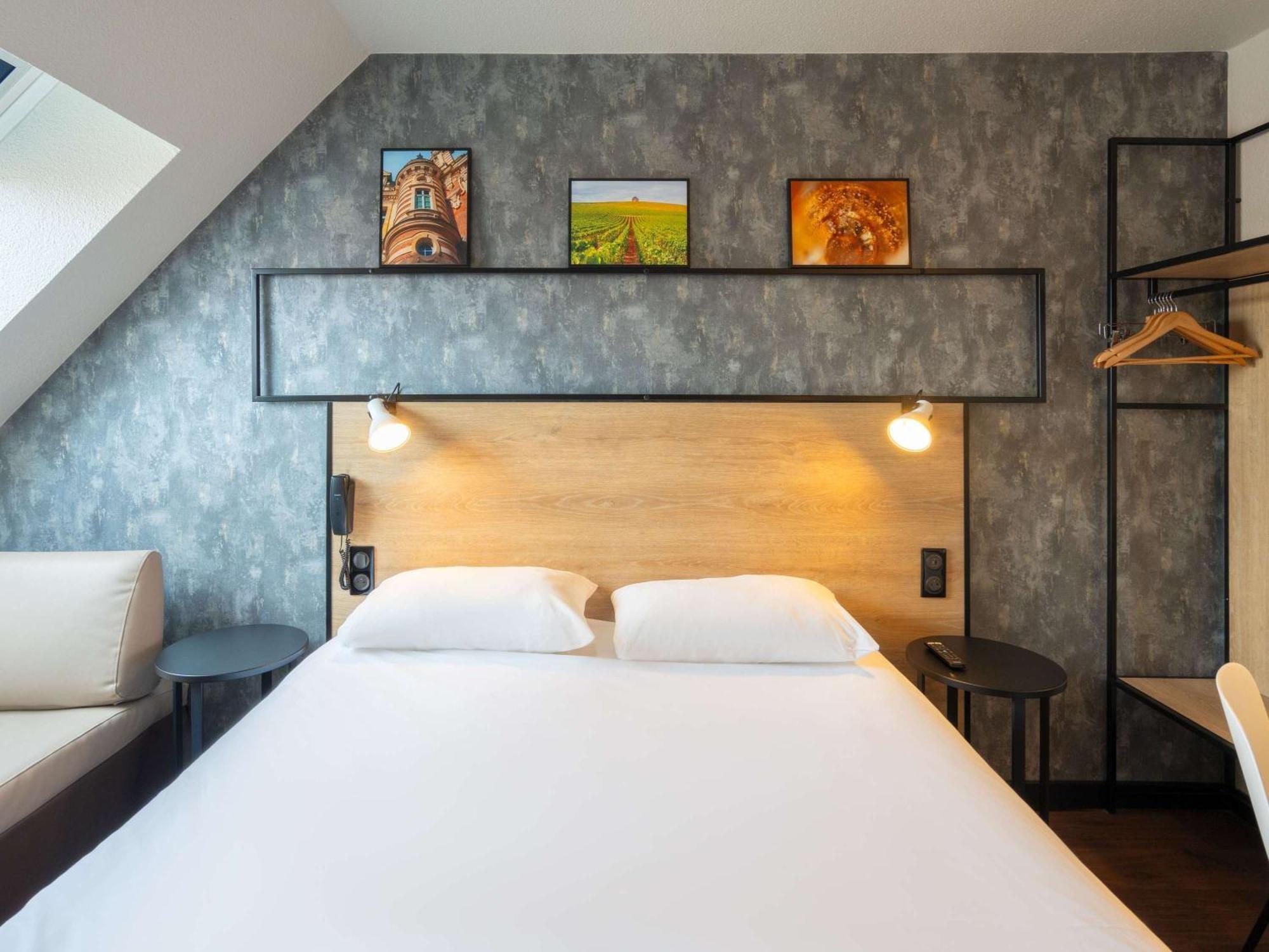 Ibis Centre Hotel 3*