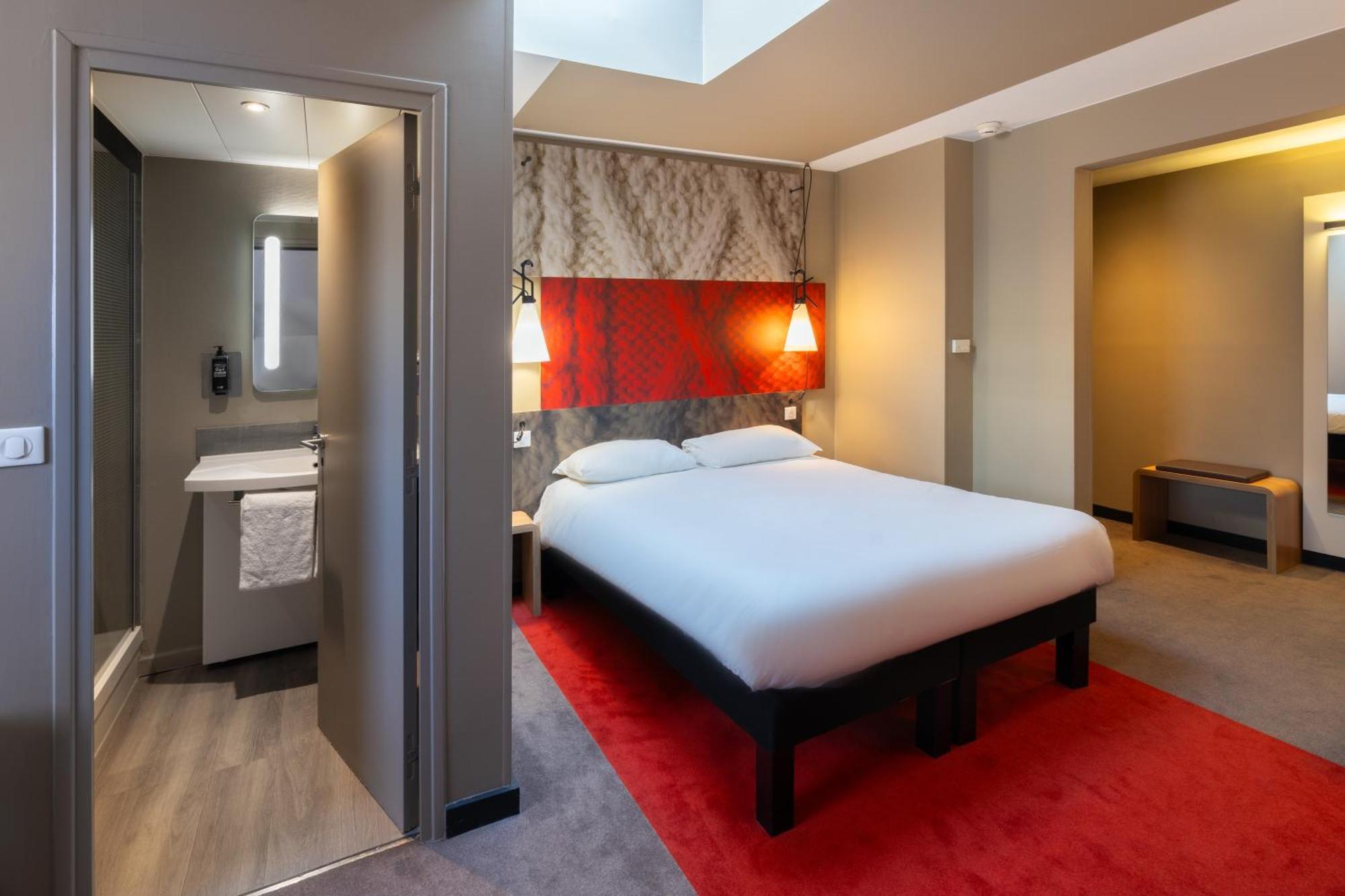 Ibis Centre Hotel 3*