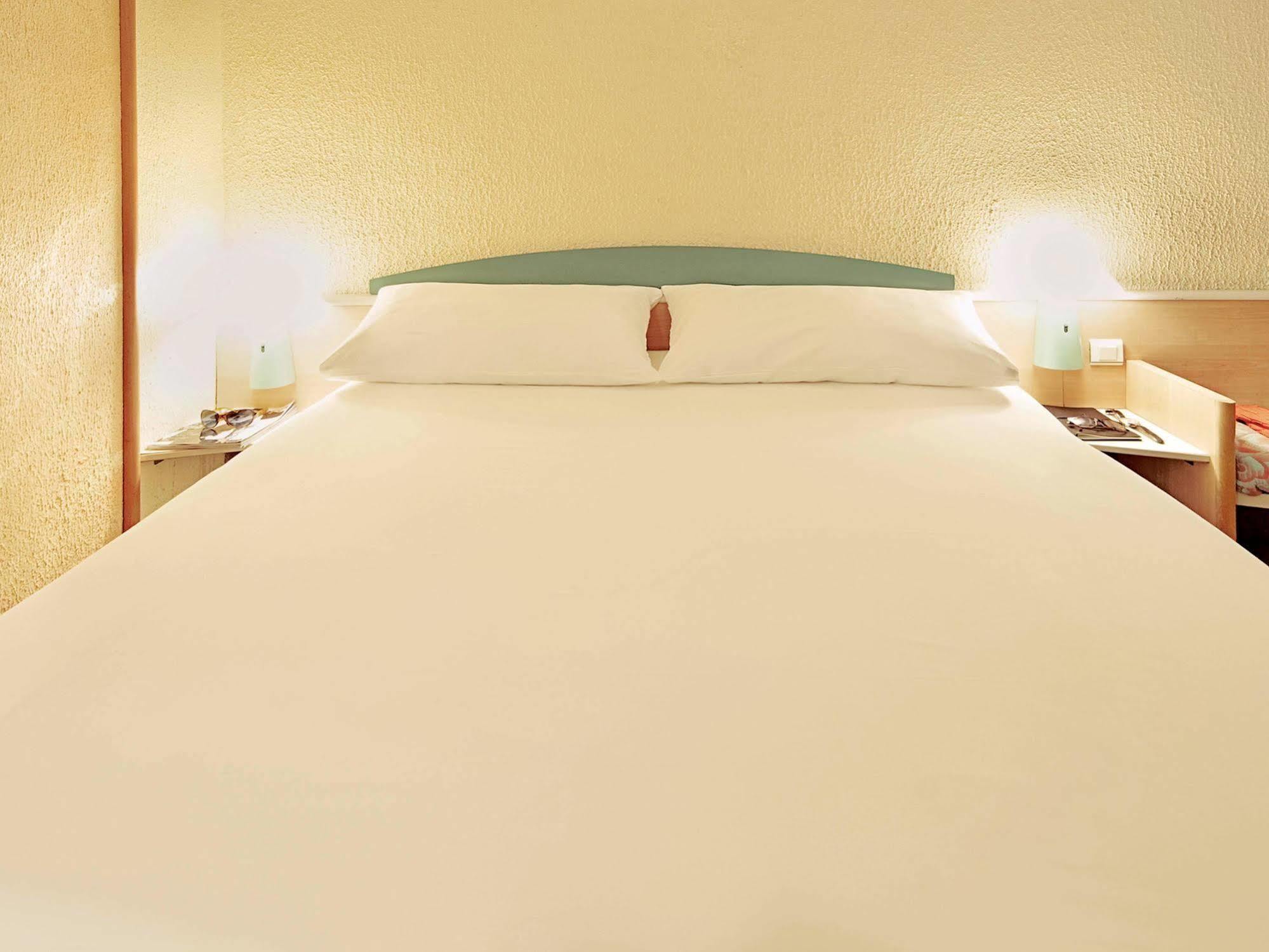 Ibis Centre Hotel 3*