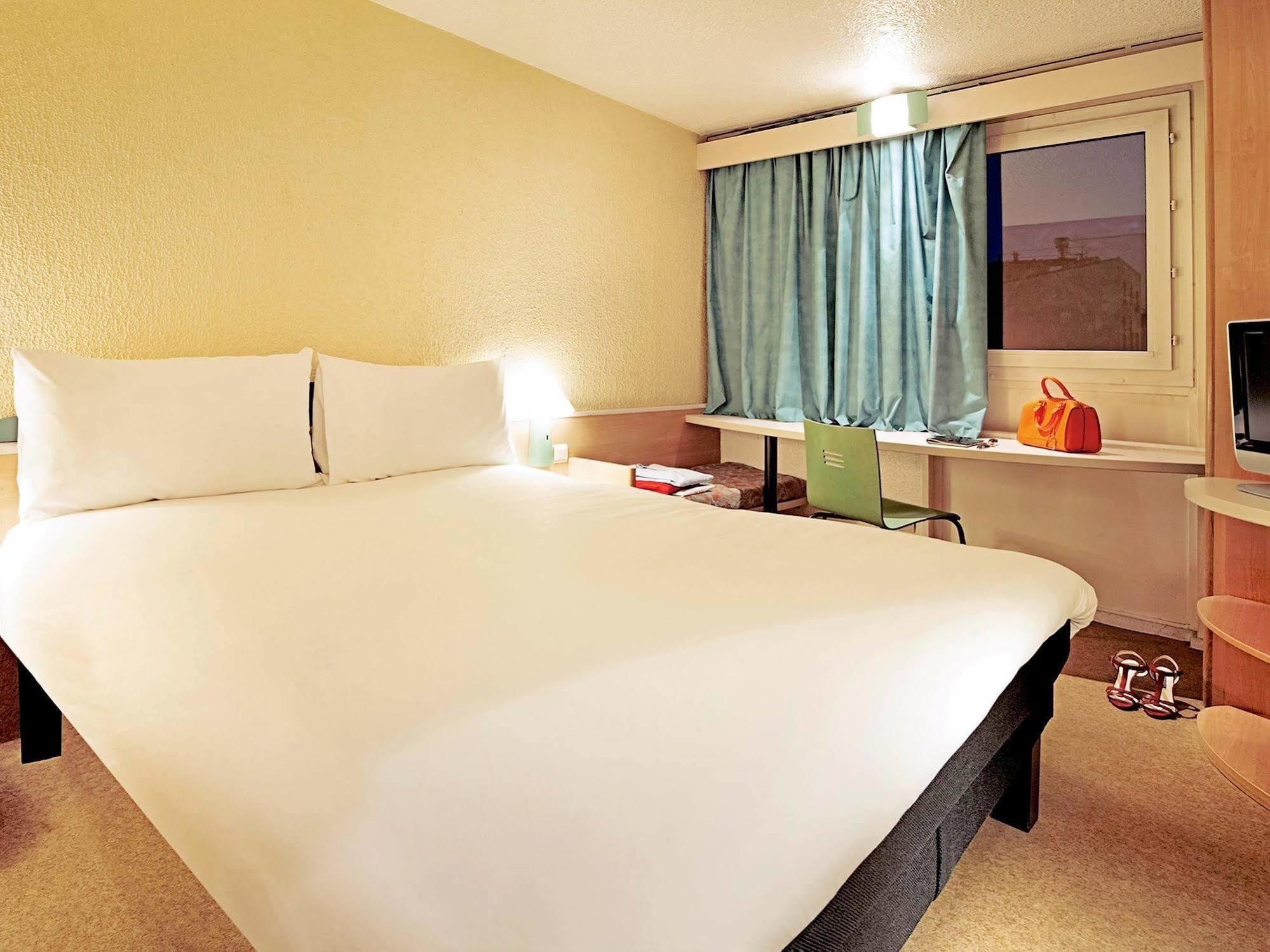Hotel Ibis Centre 3*